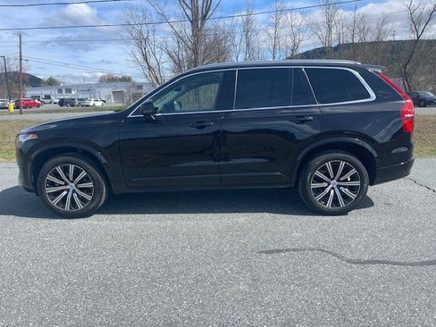 Used 2023 Volvo XC90 B5 Core w/ Climate Package AWD/4WD image 3