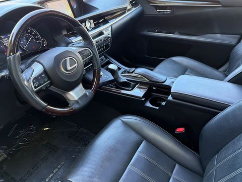Used 2018 Lexus ES 350 w/ Luxury Package w/Wood Trim FWD image 11