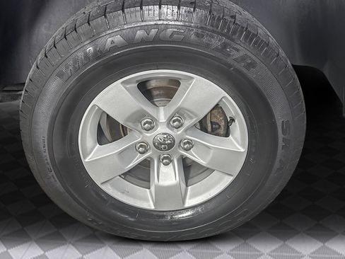 Used 2017 RAM 1500 Express image 36