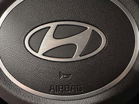 Used 2024 Hyundai Elantra SEL image 29