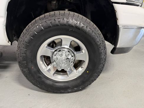 Used 2009 Dodge Ram 2500 Truck SLT w/ Popular Equipment Group AWD/4WD image 2