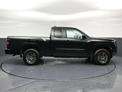 Used 2025 Nissan Frontier SV image 26