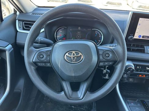 Used 2025 Toyota RAV4 LE image 28