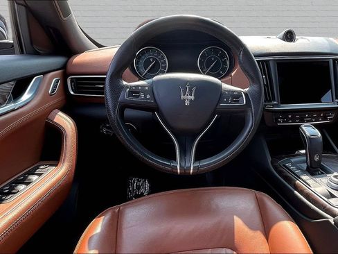 Used 2023 Maserati Levante GT AWD/4WD image 8