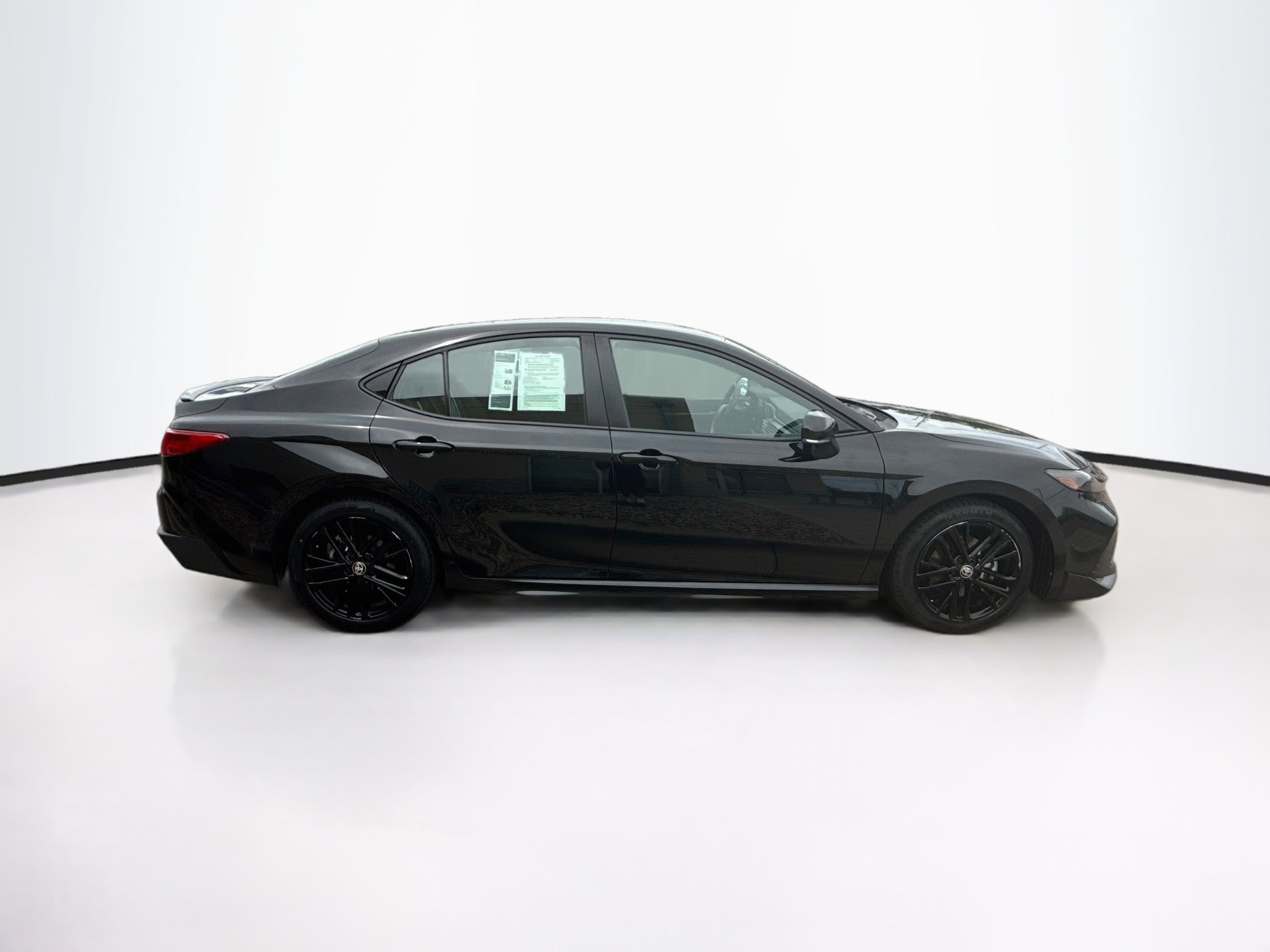Used 2025 Toyota Camry SE FWD image 10
