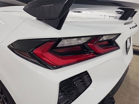 Certified 2025 Chevrolet Corvette Stingray Premium Conv w/ Z51 Performance Package image 33