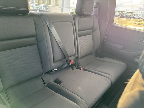 Used 2023 Nissan Frontier SV w/ Midnight Edition Package image 21