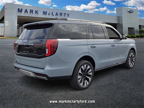 New 2026 Ford Expedition Platinum w/ Driver's Package image 3