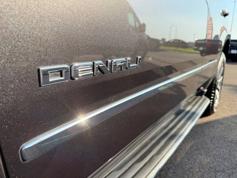 Used 2017 GMC Yukon Denali AWD/4WD image 26