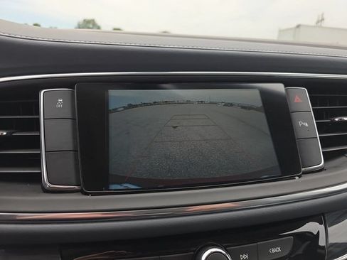 Used 2019 Buick Enclave Essence FWD image 24
