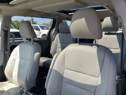 Used 2020 Toyota Sienna Limited Premium AWD/4WD image 17