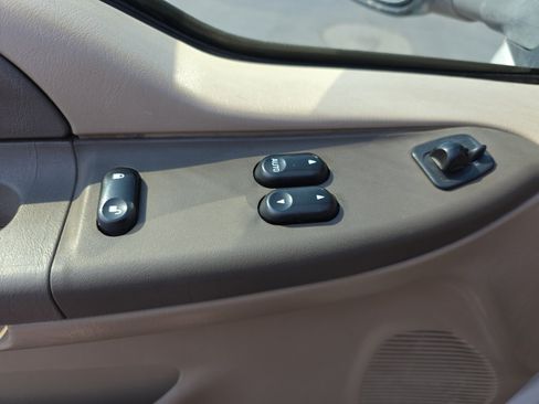 Used 2002 Ford F250 XL AWD/4WD image 23