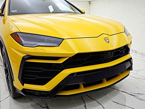 Used 2022 Lamborghini Urus /SELEZIONE PRE-OWNED CERTIFIED image 12