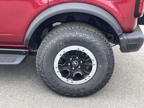New 2025 Ford Bronco Badlands w/ Sasquatch Package AWD/4WD image 16