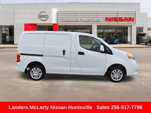Used 2017 Nissan NV200 SV FWD image 2