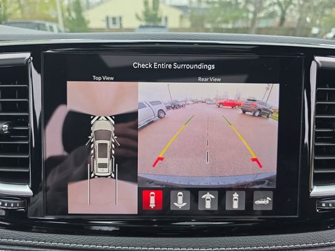 New 2026 Chrysler Pacifica Limited AWD/4WD image 25