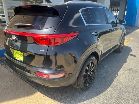 Used 2017 Kia Sportage EX w/ EX Technology Package FWD image 9