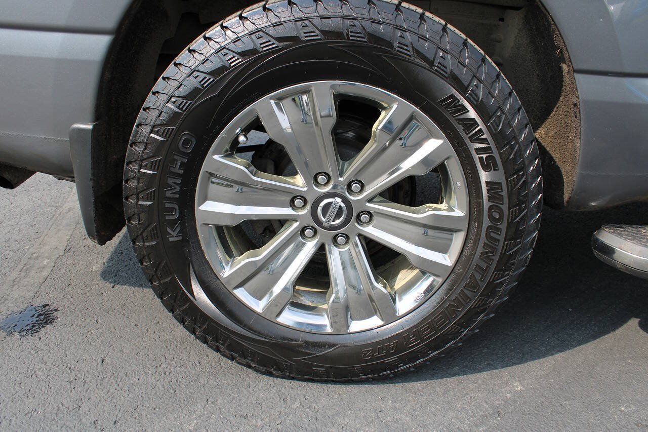 Used 2018 Nissan Titan SV w/ SV Convenience Package AWD/4WD image 19