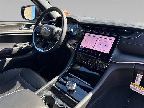 New 2025 Jeep Grand Cherokee Limited w/ Trailer Tow Package image 19