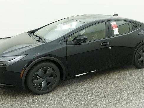 New 2026 Toyota Prius Plug-In Hybrid FWD image 2