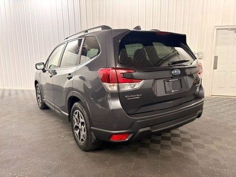 Used 2020 Subaru Forester Premium AWD/4WD image 3