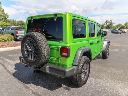 Used 2025 Jeep Wrangler Unlimited Sport AWD/4WD image 9