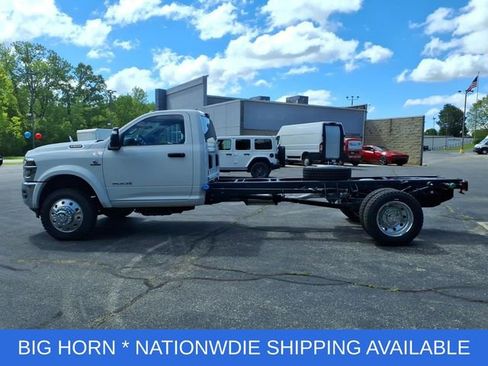 New 2026 RAM 5500 4x4 Regular Cab image 4
