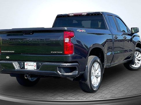 Used 2023 Chevrolet Silverado 1500 Custom AWD/4WD image 2