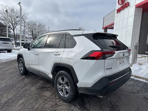 Used 2022 Toyota RAV4 LE image 3