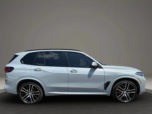 Used 2024 BMW X5 xDrive40i w/ M Sport Package AWD/4WD image 4