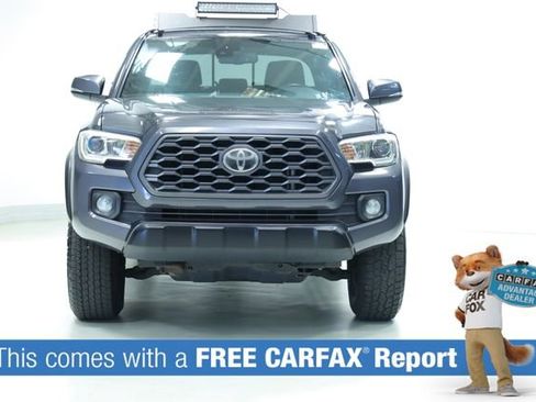 Used 2020 Toyota Tacoma TRD Off-Road image 2