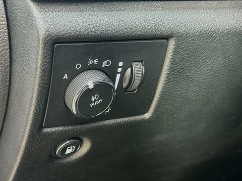 Used 2020 Jeep Grand Cherokee Limited AWD/4WD image 12