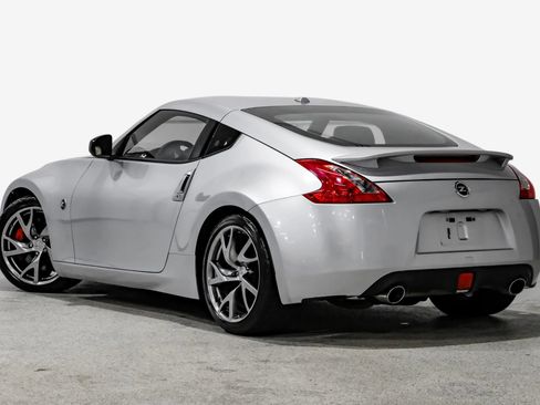 Used 2013 Nissan 370Z Touring w/ Sport Pkg RWD image 8