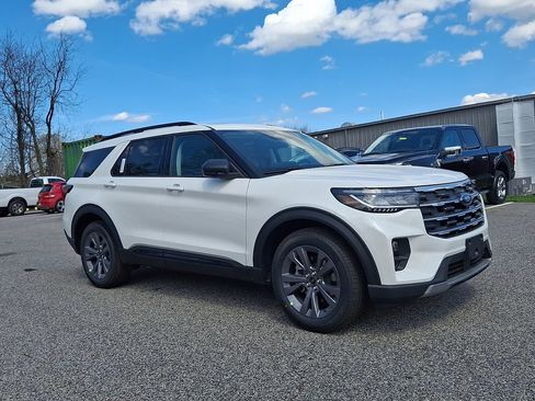 New 2026 Ford Explorer Active w/ Active Comfort Package AWD/4WD image 1