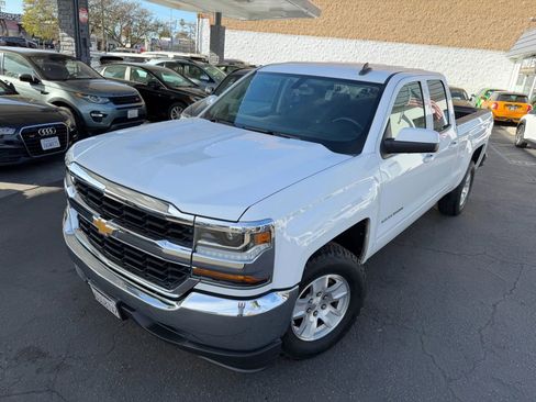 Used 2018 Chevrolet Silverado 1500 LT RWD image 2