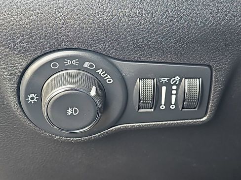 Used 2024 Jeep Compass Limited image 25