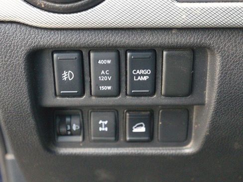 Used 2017 Nissan Titan PRO-4X AWD/4WD image 18