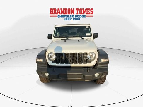 Used 2022 Jeep Wrangler Sport AWD/4WD image 4