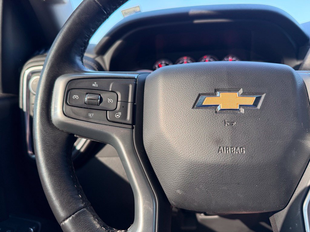Used 2022 Chevrolet Silverado 1500 LT AWD/4WD image 10