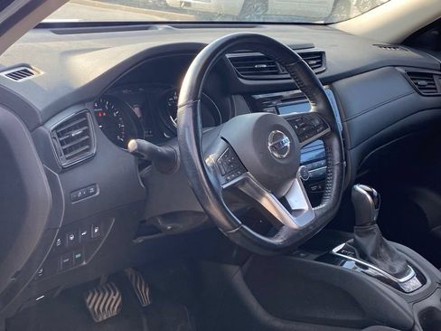 Used 2020 Nissan Rogue SV w/ Premium Package FWD image 10