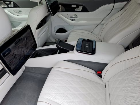 Certified 2025 Mercedes-Benz Maybach GLS 600 4MATIC image 26