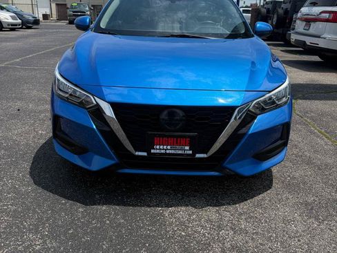 Used 2022 Nissan Sentra SV FWD image 2