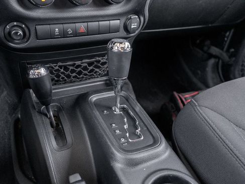 Used 2018 Jeep Wrangler Unlimited Sport S AWD/4WD image 23