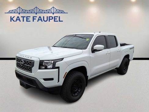 Used 2024 Nissan Frontier SV w/ Technology Package AWD/4WD image 3