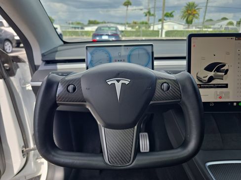 Used 2022 Tesla Model Y Performance AWD/4WD image 24