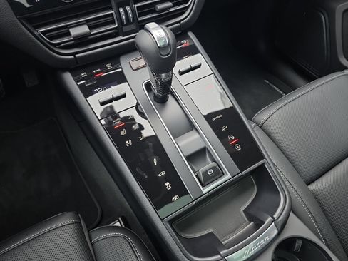 Certified 2026 Porsche Macan GTS AWD/4WD image 17