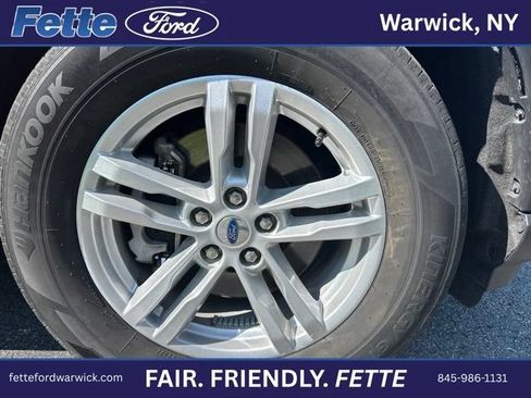 Certified 2022 Ford Explorer XLT w/ Class IV Trailer Tow Package AWD/4WD image 5