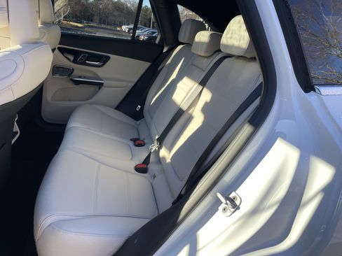 New 2026 Mercedes-Benz GLC 300 image 37