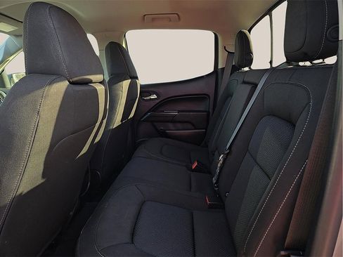 Used 2022 Chevrolet Colorado LT w/ LT Convenience Package image 8