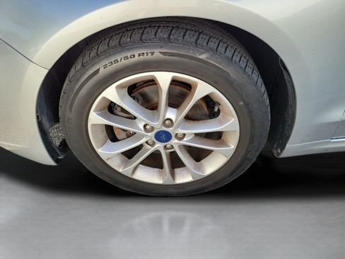 Used 2019 Ford Fusion SE FWD image 30
